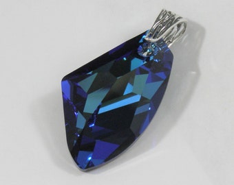 Avilagems Exclusive Large Austrian Swarovski Crystal Bermuda Blue .925 Sterling Silver Pendant Geometric Galactic