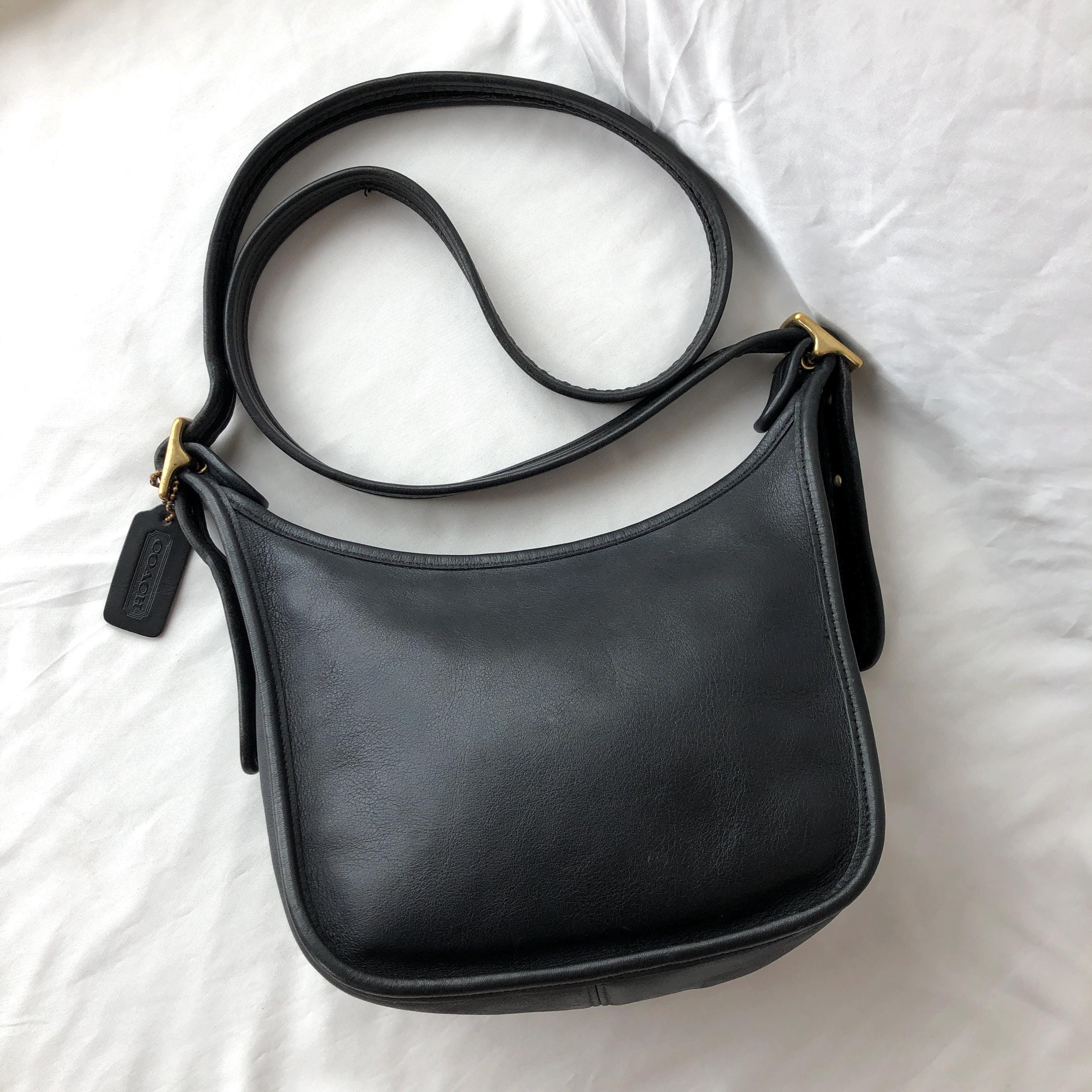 coach コーチ　ヴィンテージ　バッグ　ブラック　y2k Coach Vintage Y2K Black Quilted Signature Rabbit Fur Trimmed