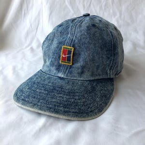 【激レア】90s NIKE Agassi CAP 刺繍ロゴフリーサイズブラック 激レア】90s NIKE Agassi CAP 刺繍ロゴフリーサイズブラック
