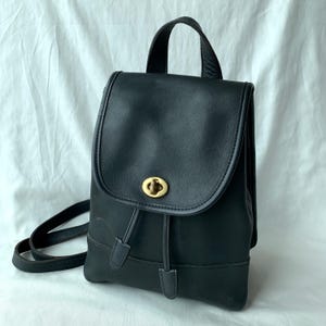 coach derby backpack size Easton MAV1 The MAV1 also includes a front gear clip so you can showcase and secure your glove with ease Coach F16605 Derby Backpack Metallic