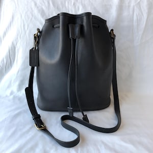Vintage Coach Nicholas 9946 Navy Blue Leather Bucket Drawstring 