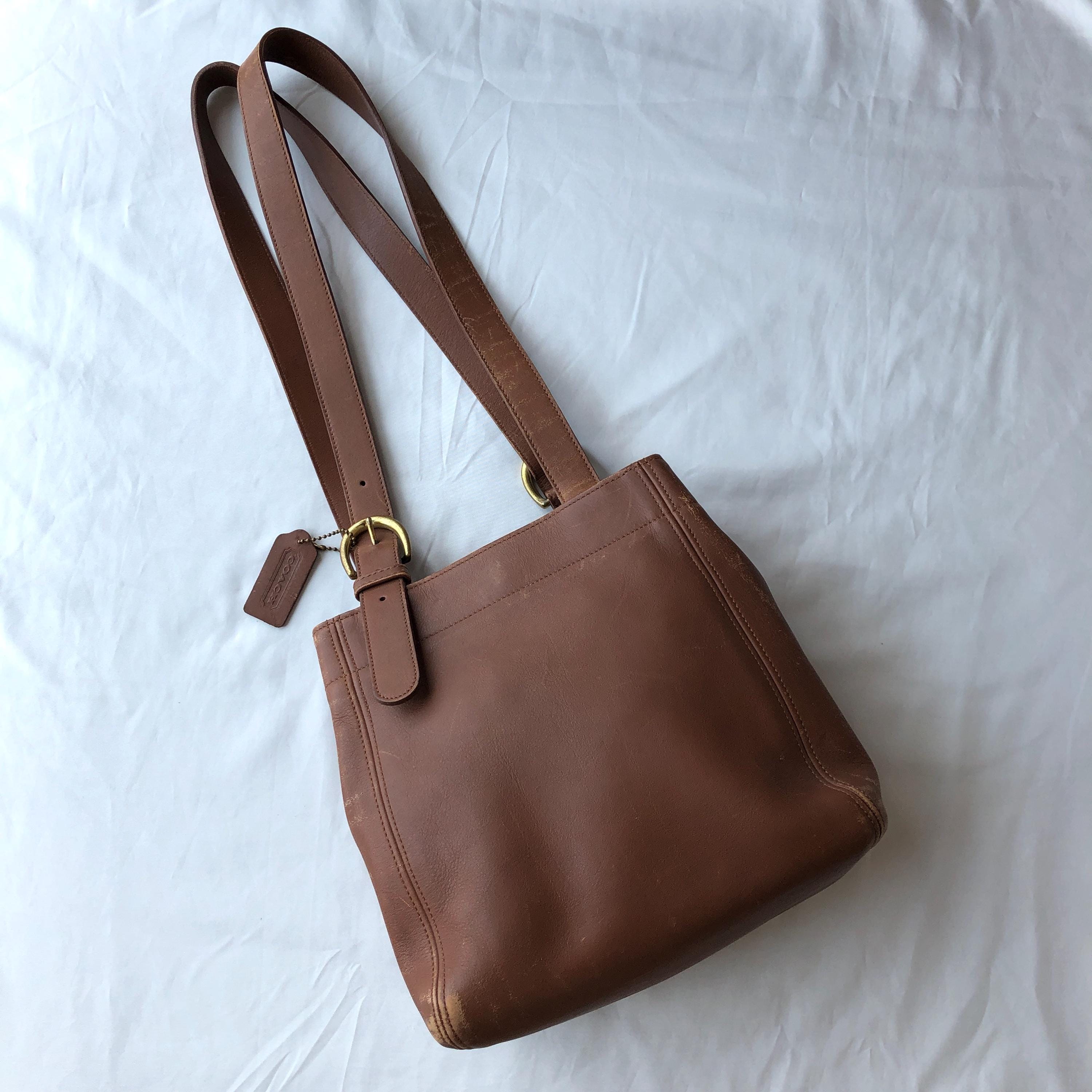 バッグ OLD COACH Soho brown Leather Handbag Coach Vintage 2006 Leather Soho Belt Shoulder Bag in Brown