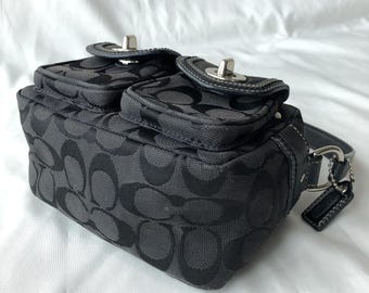 バッグ Coach Signature Turnrock mini Pouch Vintage Coach Legacy Black Signature Canvas Mini Bag Double