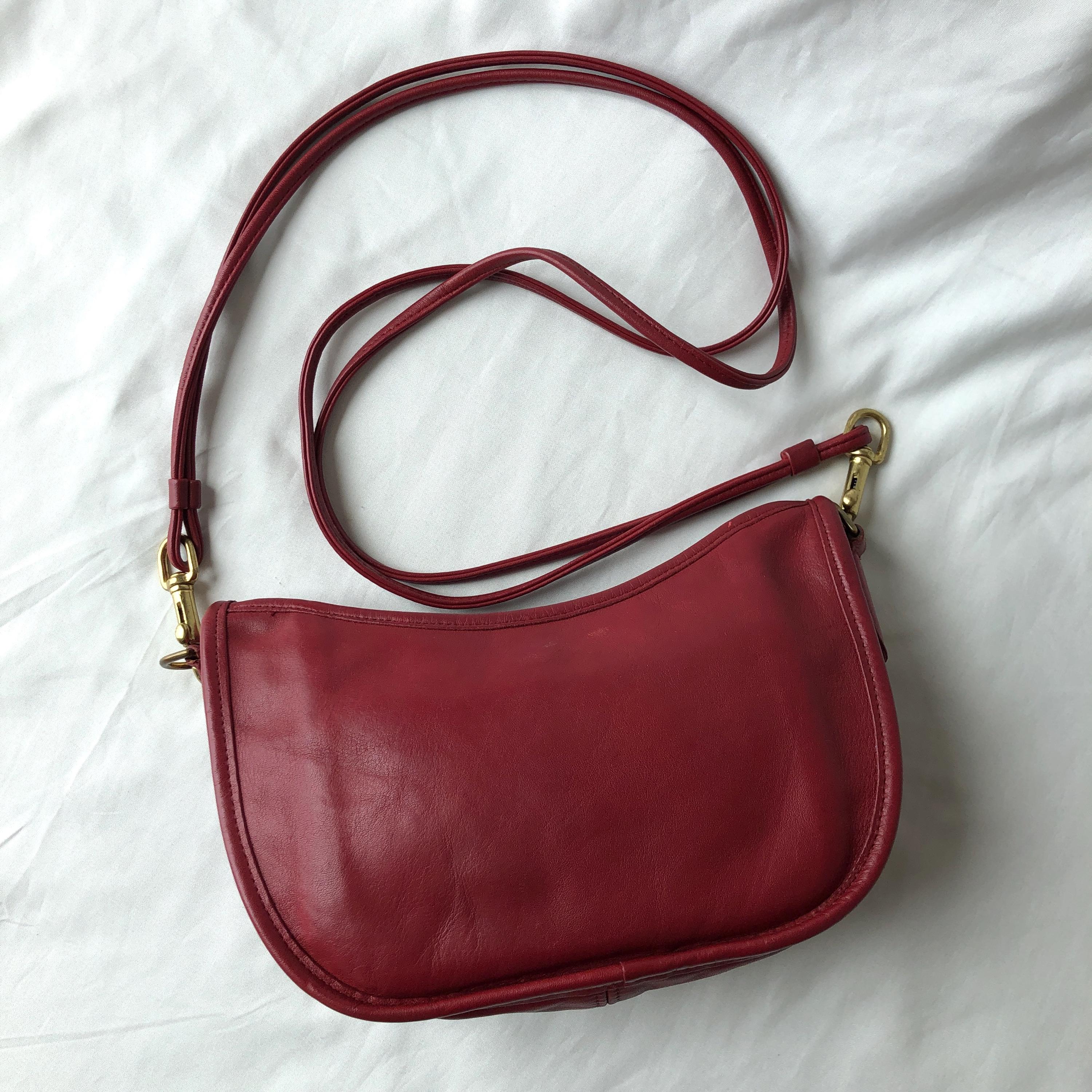 バッグ 90s Vintage Old Coach Red Color Stripe COACH® | Vintage Legacy Zip Bag