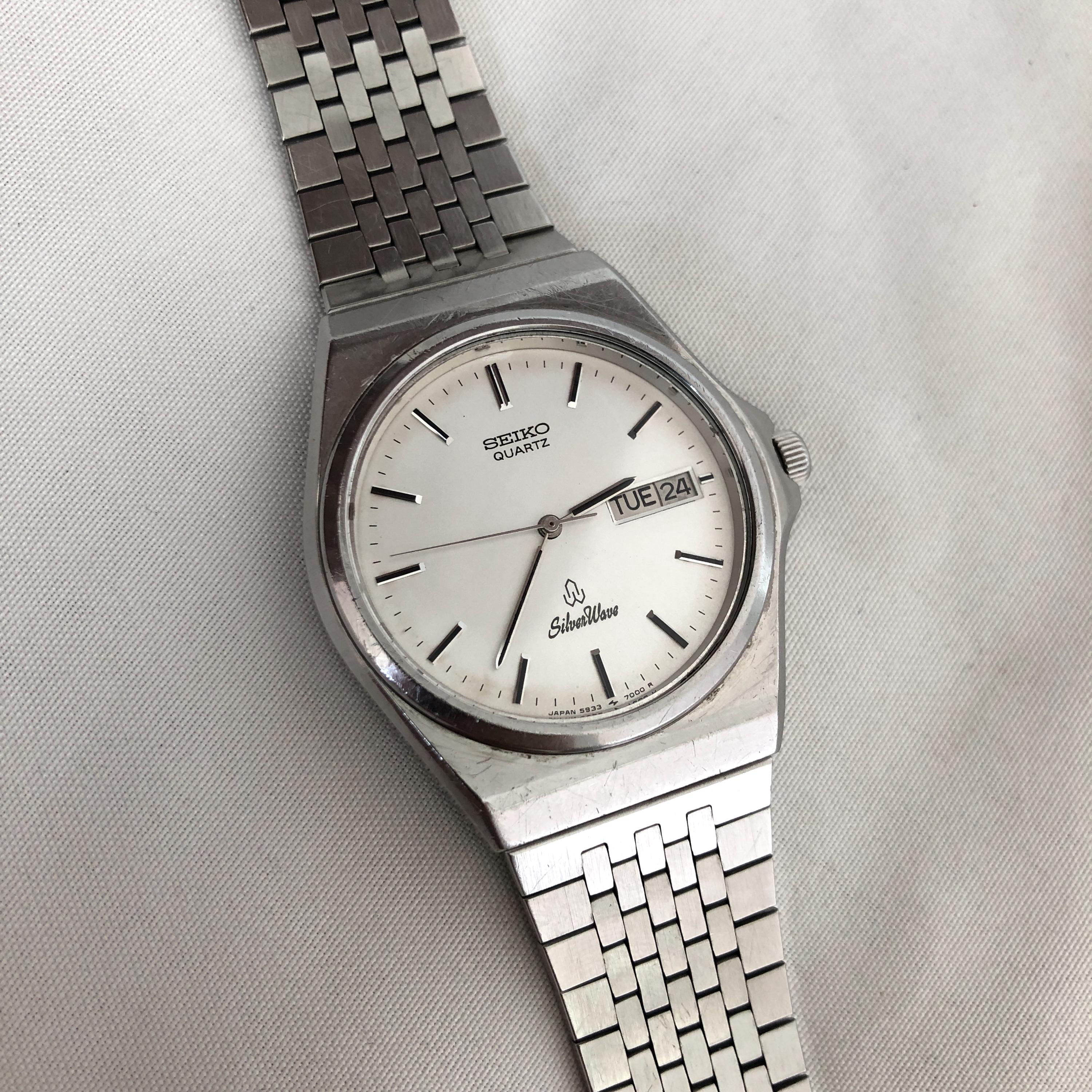 Vintage Seiko Silver Wave 5933 7000 Mens Quartz Watch 34mm 