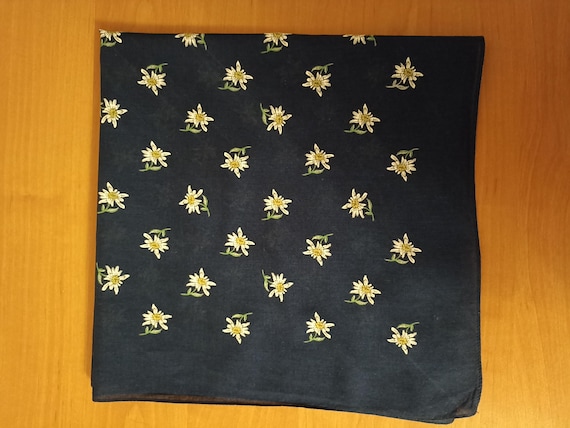 vintage dark blue edelweiss bandana, cotton handkerchief baumwolle, swiss headscarff lower pattern, cotton neckerchief, wrist scarf, gift