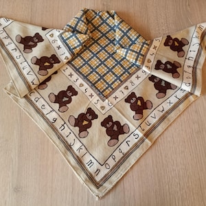 Pañuelo vintage de algodón suizo con ositos, estampado de cuadros con letras y números, pañuelo para la cabeza o el cuello.