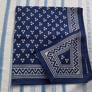 Bandana azul de lunares, Bandana de algodón suizo vintage de los años 80, Bandana Zurich Baumwolle, Pañuelo Cowboy Baumwolle 20&quot;, 100% algodón, Regalo