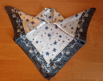 Bufanda de seda francesa vintage, pañuelo de satén gris Edelweiss, accesorio retro.