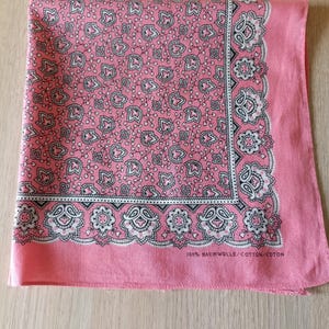 Vintage roze paisley-bandana - klassieke westerncowboy-handsjaal, jaren 90, 20 inch, katoenen hoofddoek, halsdoek, haardoek, haardoek