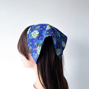 cottagecore head scarf, floral daisy blue cotton bandana, flower hair kerchief, cornwflower hair scarf, scarf in a gift bag, gift for her