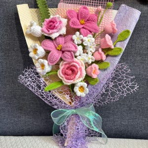 Gehäkelte Blumenstrauß Hochzeit, gestrickte Tulpe, Rose, handgemachtes Geburtstagsgeschenk, fertiges Produkt