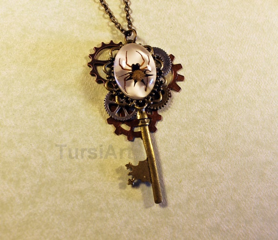 Steampunk Bee Key Pendant Real Honey Bee in Resin Clockwork Gears /& Brass Key on Chain Necklace Real Bug Insect Taxidermy Jewelry TursiArt