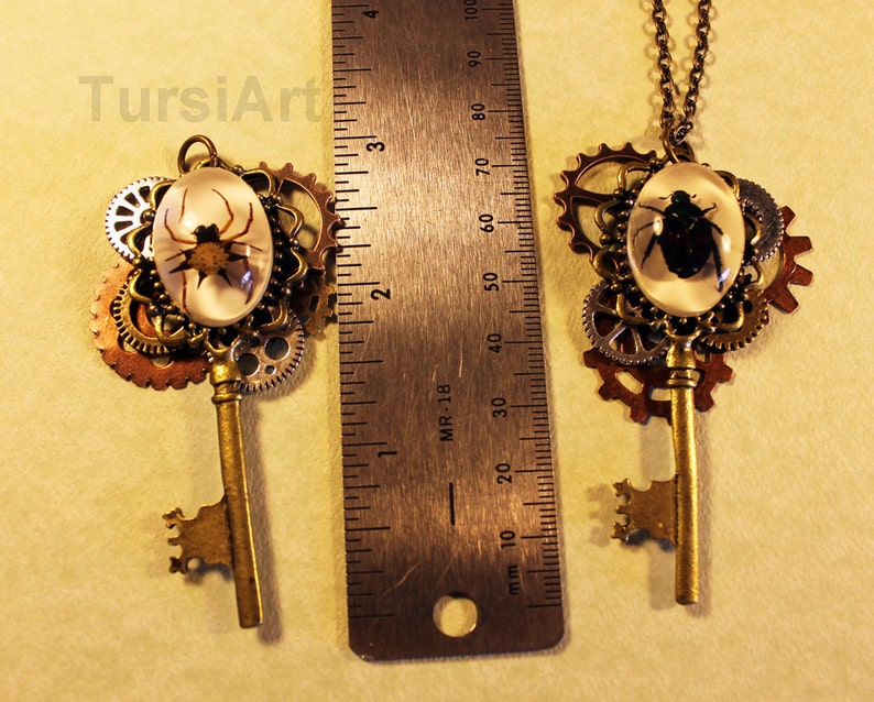 Steampunk Bee Key Pendant Real Honey Bee in Resin Clockwork Gears /& Brass Key on Chain Necklace Real Bug Insect Taxidermy Jewelry TursiArt