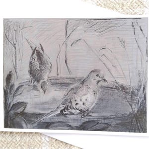 Deux colombes dans un bain d'oiseaux, série Backyard Birds, carte pour notes vierge/carte de voeux