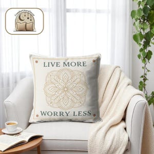 Capa de Almofada com Afirmações Positivas - Viva Mais e Menos Preocupe-se - Almofada Motivacional para Saúde Mental e Autocuidado, Almofada Decorativa com Mandala Dourada