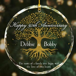 50周年結婚記念日のパーソナライズガラスオーナメント。50周年記念、50周年を祝う祖父母への金婚式ギフト。
