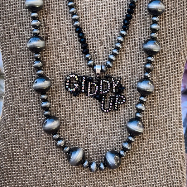 Western Giddy Up Navajo Style Pearl and Black Star Beaded Necklace