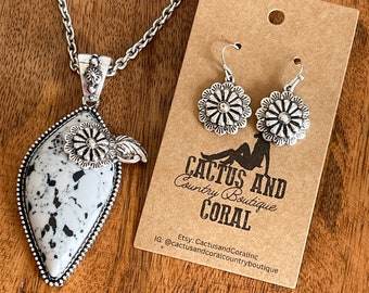 White Buffalo Turquoise Floral Concho Necklace and Earring Set, Western Jewelry, Black and White Silver Concho Jewlery Set, Leaf Flower Set