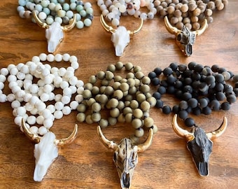 Longhorn Necklace| Western Beaded Necklace Jewelry| Gift for Texas Longhorns Fan| Cow Head| Bull Skull| Steer Pendant| Southwestern Boutique