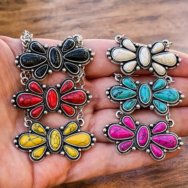 Petit collier papillon fleur de courge et pierre naturelle | Bijoux occidentaux| Cadeau pour elle| Rouge, blanc, noir, jaune, rose et turquoise