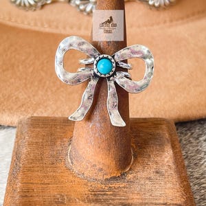 Anello con fiocco occidentale in turchese e argento, gioielli occidentali, gioielli in turchese, anello con polsino grande, gioielli sud-occidentali Punchy, Punchy