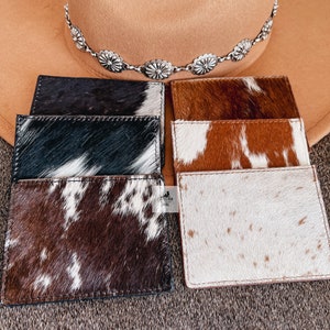 Porta carte di credito in pelle di mucca, portafoglio in pelo di pelle, regalo unisex per lui o per lei, porta carte in pelle marrone bianco nero 3 scomparti, regali occidentali