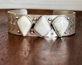 White Bracelet, Western Boho Jewelry, Southwestern Jewelry, Adjustable Silver Diamond Bangle, Arrow C Cuff Statement Bracelet, Gift for Her