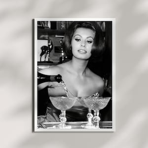 Sophia Loren Photo Print, Timeless Hollywood Glamour, Elegant Wall Art, Classic Movie Star Decor, Perfect Gift for Film Lovers