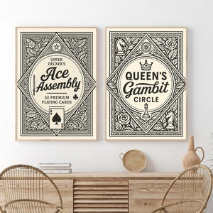 2er-Set Vintage Spielkarten Wand-Kunstdrucke – Ass-Versammlung- und Damengambit-Poster – Retro-Schwarzweiß-Spielzimmerdekoration