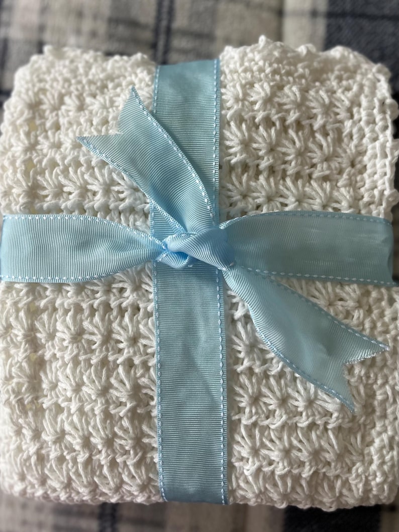 Handmade Crochet Baby Blanket: Soft White Star Stitch image 10