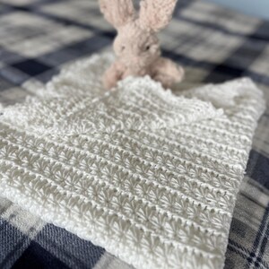 Handmade Crochet Baby Blanket: Soft White Star Stitch image 2