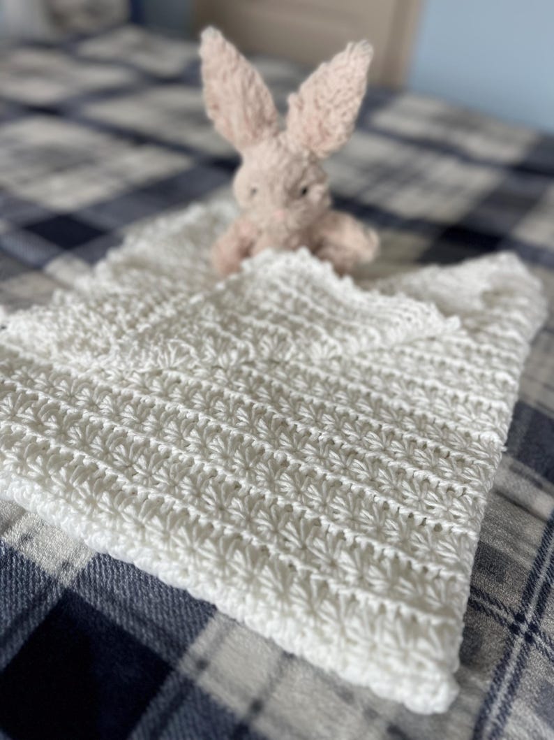 Handmade Crochet Baby Blanket: Soft White Star Stitch image 2