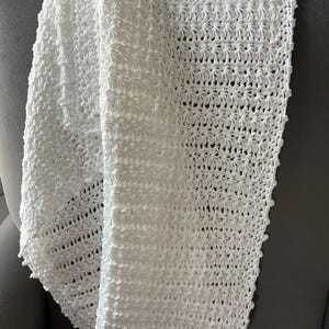 Handmade Crochet Baby Blanket: Soft White Star Stitch image 6