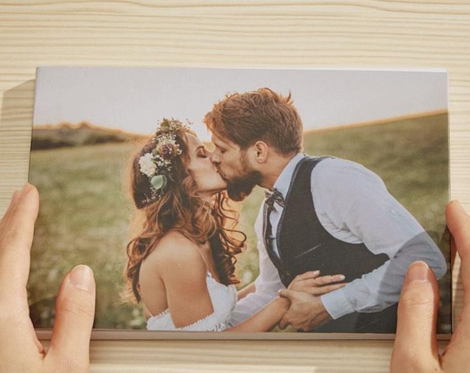 Photo Video Book - Personalized 1GB Memory Display, Rechargeable Commemorative Gift with Custom Text for Memories & Keepsakes