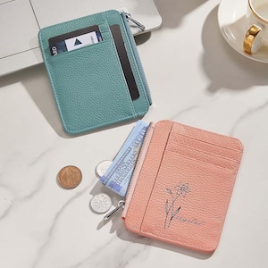 Cartera de piel sintética con diseño de flor de nacimiento personalizada y nombre, 8 ranuras para tarjetas, regalo de cumpleaños para ella, elegante y duradera.