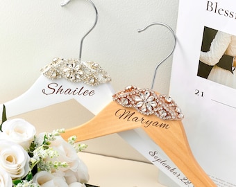 Perchas personalizadas para dama de honor, perchas con cristales para novia, perchas grabadas para novia, perchas para traje de novio, perchas de madera grabadas, regalos de boda