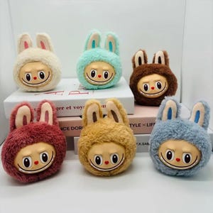 Lindo llavero de conejito monstruo, peluches pastel, llavero de peluche, peluches kawaii coloridos, regalo de graduación, regalo único para niños pequeños, regalo para ella