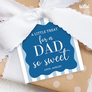 Etiquetas de regalo para el Día del Padre, plantilla editable de Canva, azul marino, etiquetas "Un dulce regalo para papá", tamaño cuadrado 6,35 x 6,35 cm, descarga digital