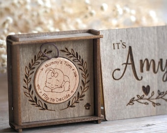 Personalized Wooden New Parent Decision Coin – Fun Baby Shower Gift for New Mum & Dad, Custom Wooden Flip Coin, Newborn Gift, Decision Maker