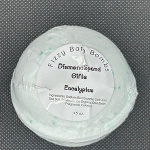 Eucalyptus Scented Fizzy Bath Bomb