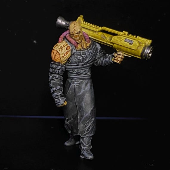 ネメシス レジン製卓上ミニチュア 32mm/フィギュア 75mm - バイオ