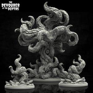 以下が含まれることがあります： 「THE DEVOURER OF THE DEPTHS」の文字が上部にあり、触手のある生物のグレーの、詳細なミニチュア彫刻。彫刻は複数の触手と目のようなディテールを特徴とし、暗い背景に3つの別々の部分があります。
