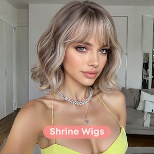 Short Wavy Ash Blonde Wig with Bangs, Natural Balayage Bob Wigs, Soft Loose Waves Wigs, Realistic Daily Wear Synthetic Wig for Women