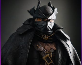 LICHOO Figurine Bloodborne Hunter PVC 15 Cm - Chasseur Avec Scie & Blunderbuss - Statue Collectionnable Jeu Vidéo Ornement Bureau