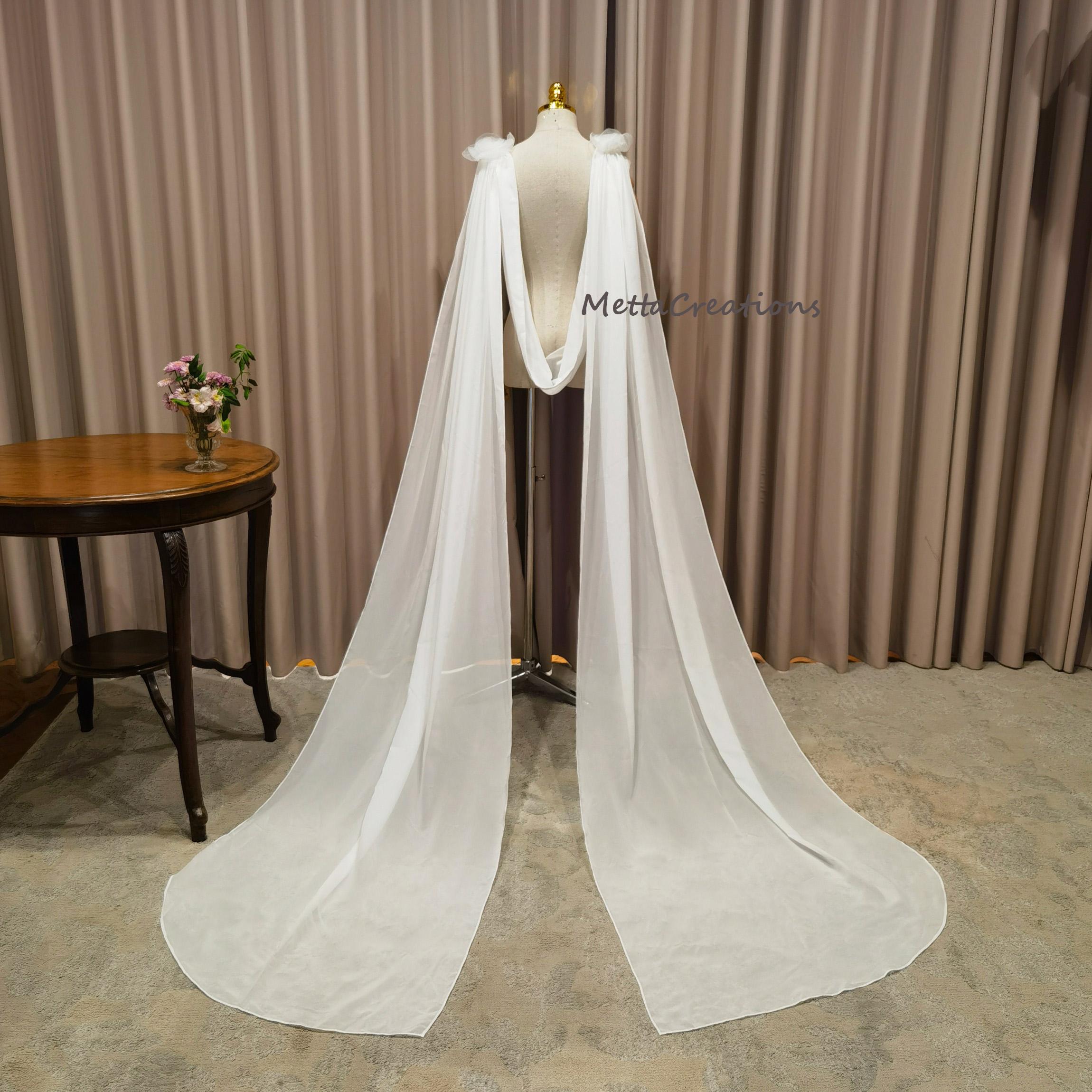 Vestido de novia con alas España