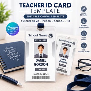 Può includere: Un modello di tesserino identificativo per insegnanti con un porta badge in plastica trasparente e un cordino blu navy. La carta mostra il testo School Name, 2025-2026, una foto di una persona in abito, Daniel Gordon, Teacher e Badge ID# 12345.