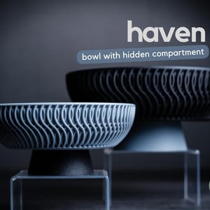 Peut inclure: Deux bols décoratifs avec un compartiment caché. Les bols sont dans une palette de couleurs sombres, avec un motif ondulé à l'extérieur. Le texte "haven bowl with hidden compartment" est affiché au-dessus des bols.