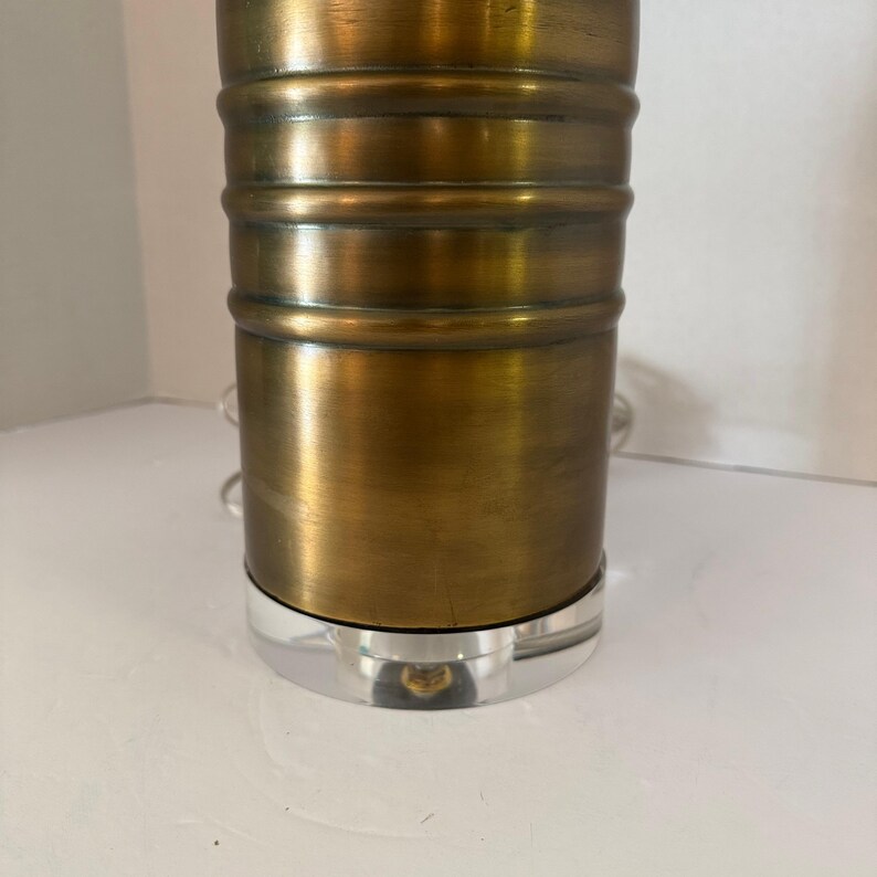 Antique Brass Table Lamp - Black Shade Lucite Base - 18in Vintage Accent Lamp afbeelding 5