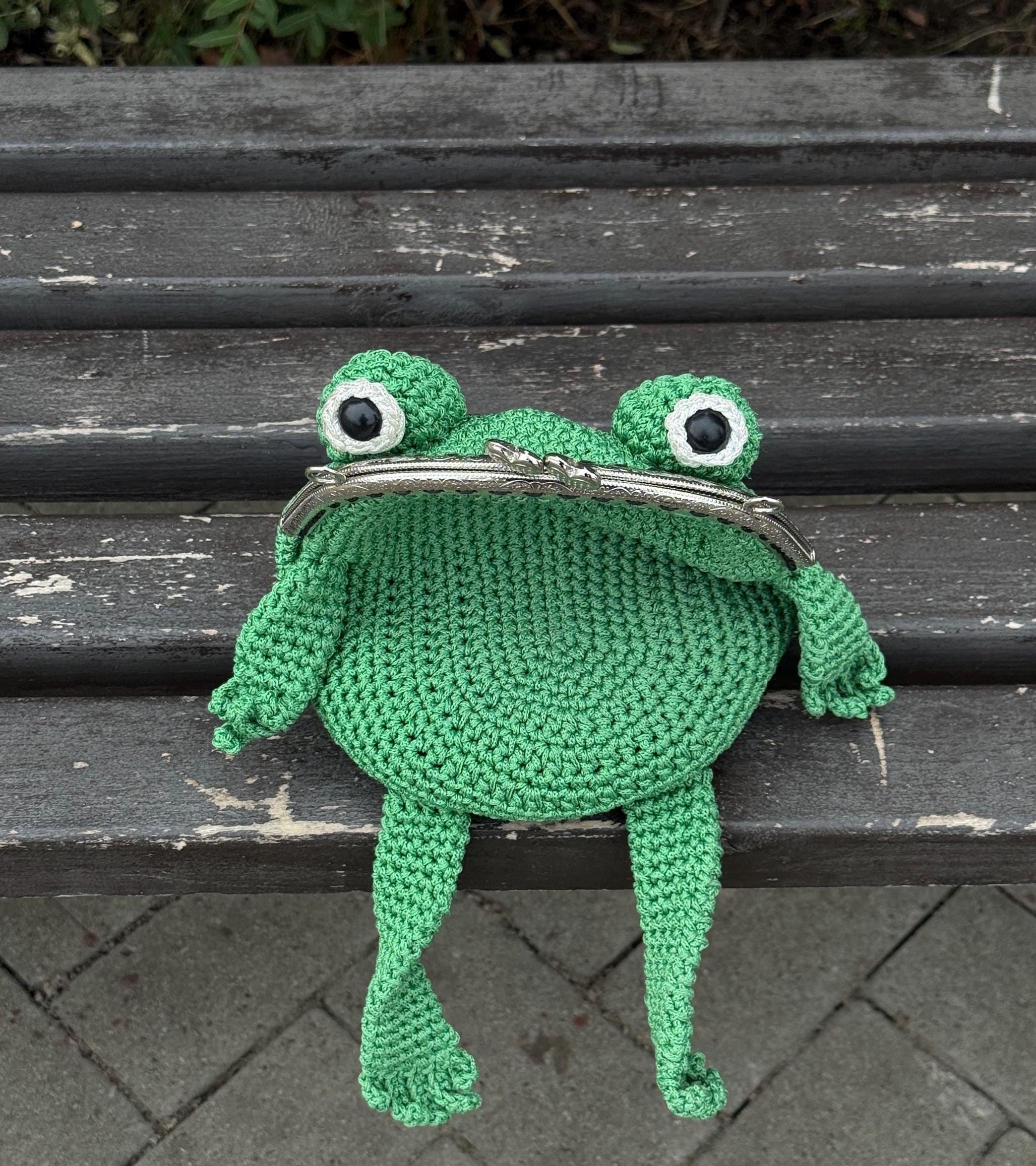 Realistic Green Crochet Frog Bag - Handmade Nature-inspired Design